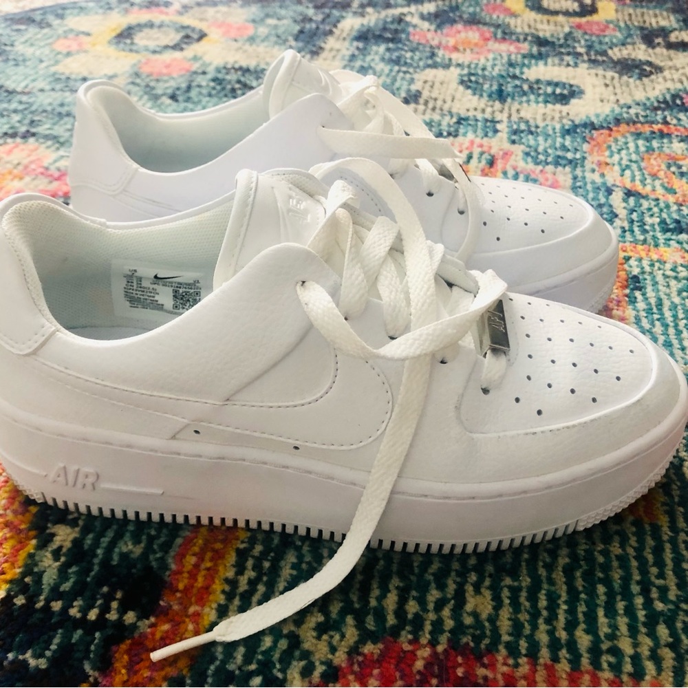 White Nike AF-1 sneakers, size 7! Excellent used condition!